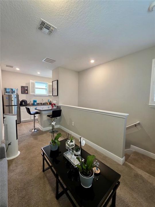 Под контрактом: $670,000 (4 спален, 3 ванн, 2297 Квадратных фут)