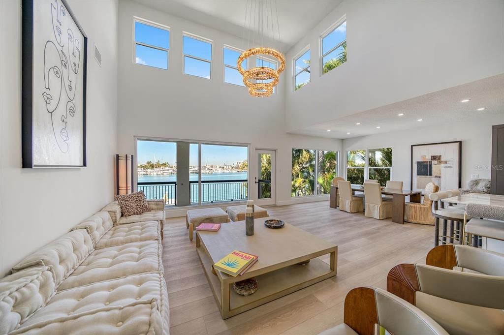 На продажу: $3,795,000 (4 спален, 3 ванн, 3500 Квадратных фут)