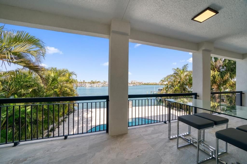 На продажу: $3,795,000 (4 спален, 3 ванн, 3500 Квадратных фут)