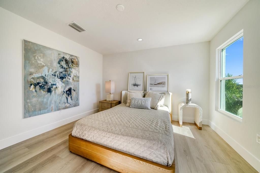 На продажу: $3,795,000 (4 спален, 3 ванн, 3500 Квадратных фут)