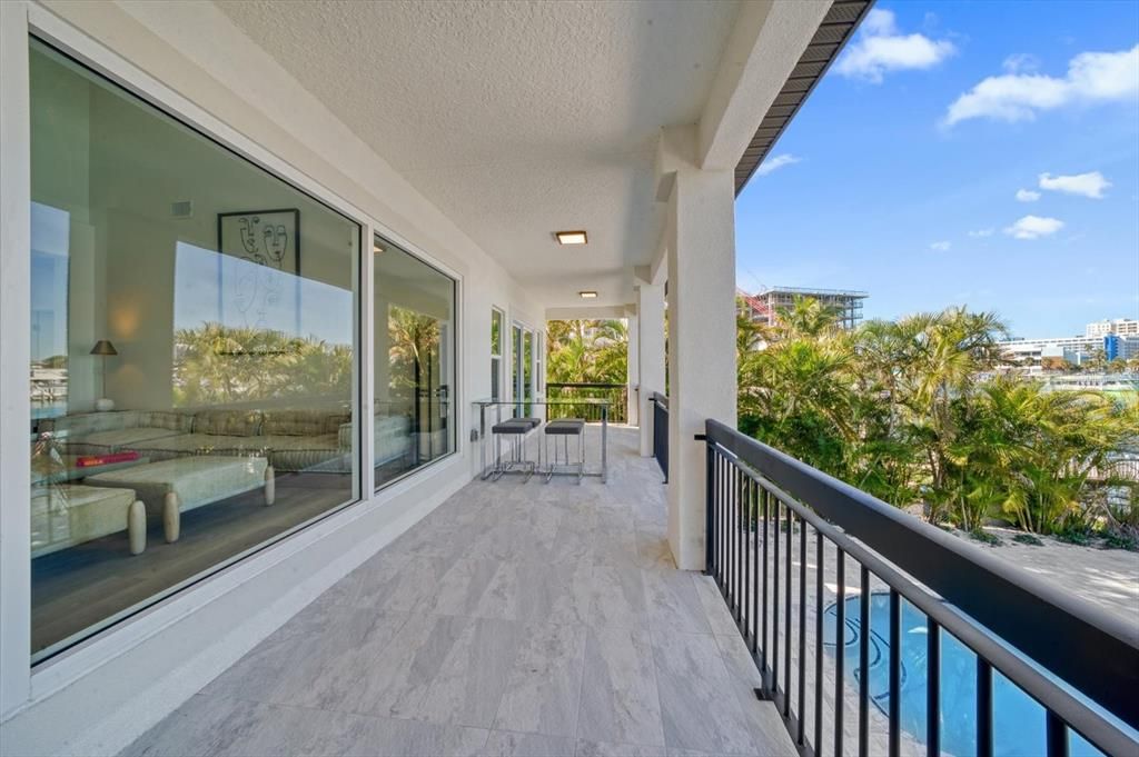 На продажу: $3,795,000 (4 спален, 3 ванн, 3500 Квадратных фут)