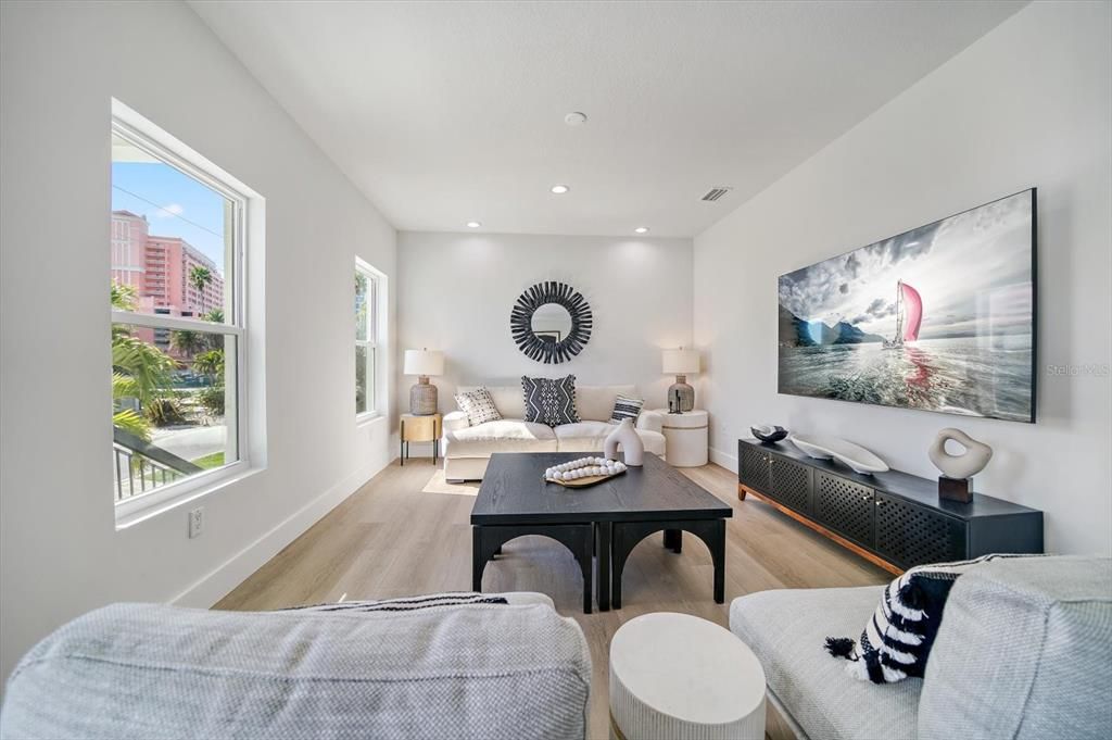 На продажу: $3,795,000 (4 спален, 3 ванн, 3500 Квадратных фут)