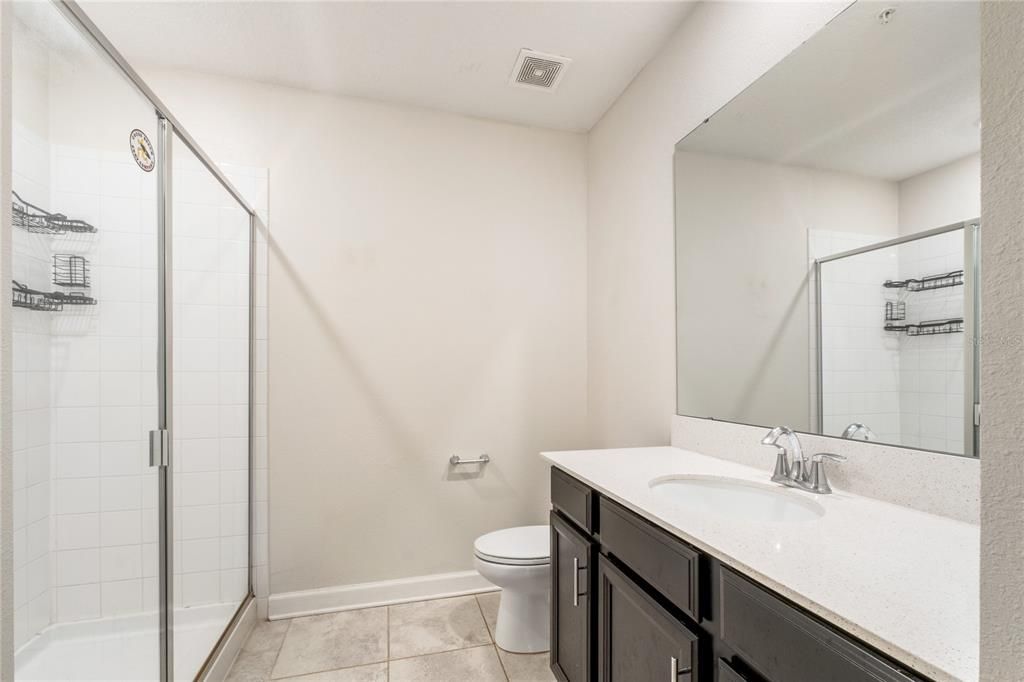 Activo con contrato: $1,950 (2 camas, 2 baños, 1388 Pies cuadrados)