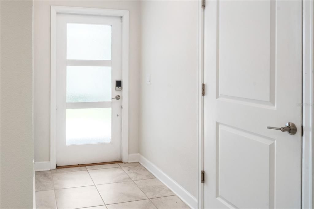 Activo con contrato: $1,950 (2 camas, 2 baños, 1388 Pies cuadrados)