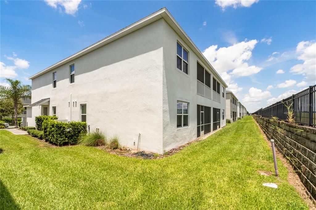 Activo con contrato: $1,950 (2 camas, 2 baños, 1388 Pies cuadrados)