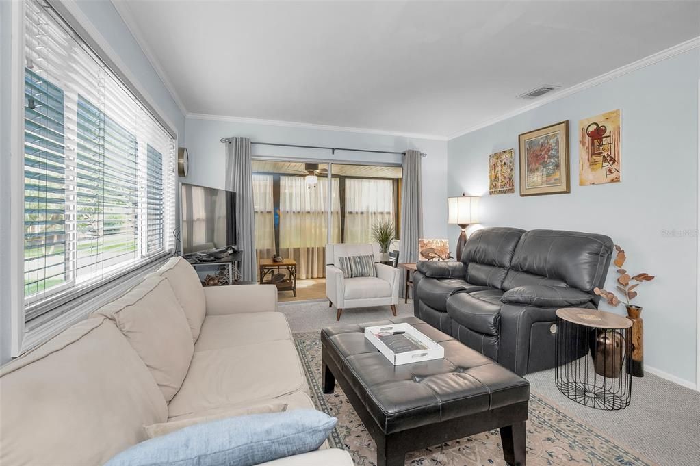 合同活跃: $145,900 (2 贝兹, 2 浴室, 1144 平方英尺)