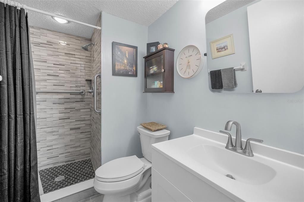 合同活跃: $145,900 (2 贝兹, 2 浴室, 1144 平方英尺)