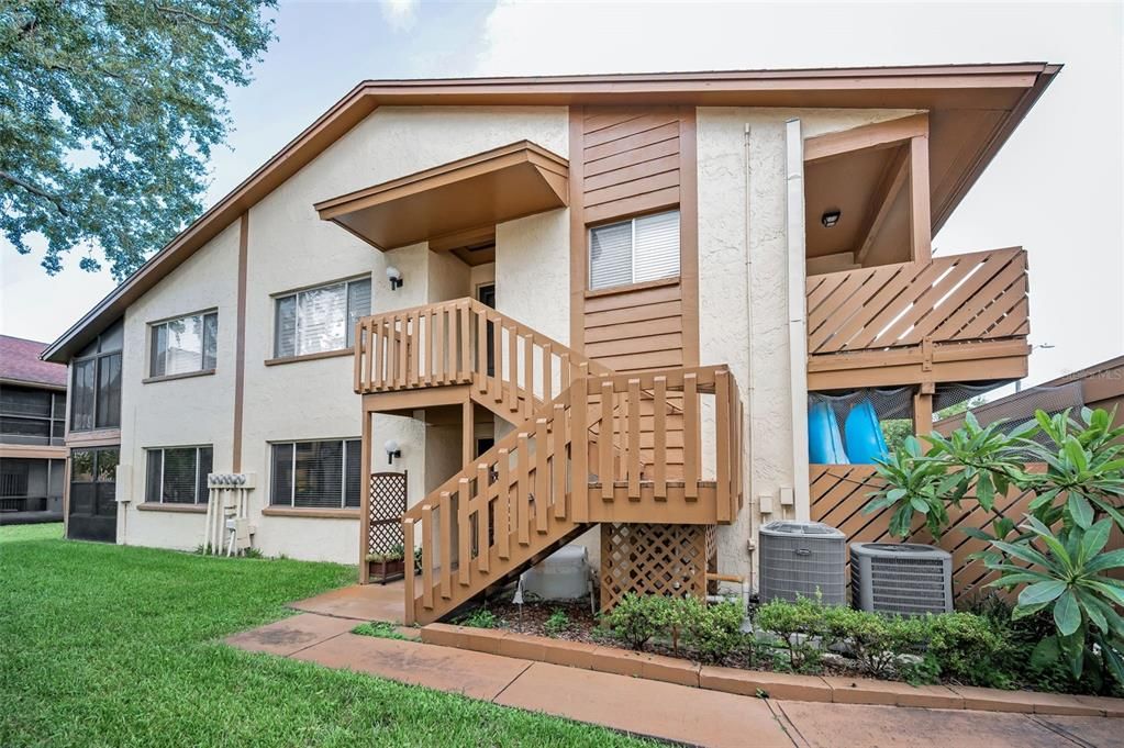 合同活跃: $145,900 (2 贝兹, 2 浴室, 1144 平方英尺)