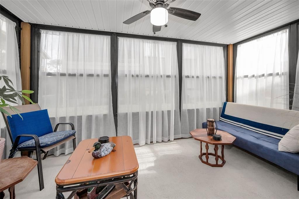 合同活跃: $145,900 (2 贝兹, 2 浴室, 1144 平方英尺)