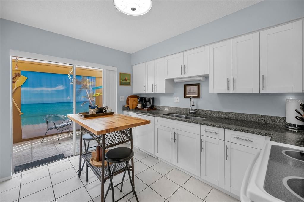 合同活跃: $145,900 (2 贝兹, 2 浴室, 1144 平方英尺)