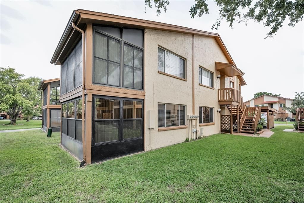 合同活跃: $145,900 (2 贝兹, 2 浴室, 1144 平方英尺)