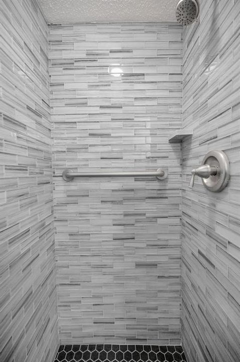 合同活跃: $145,900 (2 贝兹, 2 浴室, 1144 平方英尺)