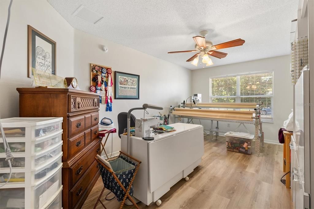 Active With Contract: $389,000 (3 beds, 2 baths, 1733 Square Feet)