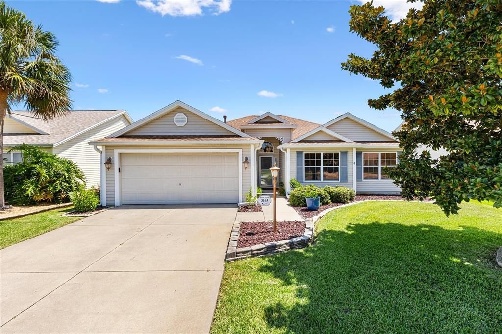 Active With Contract: $389,000 (3 beds, 2 baths, 1733 Square Feet)