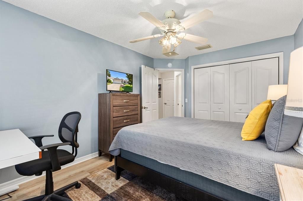 Active With Contract: $389,000 (3 beds, 2 baths, 1733 Square Feet)