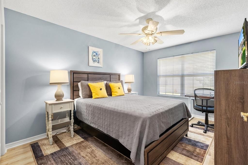 Active With Contract: $389,000 (3 beds, 2 baths, 1733 Square Feet)