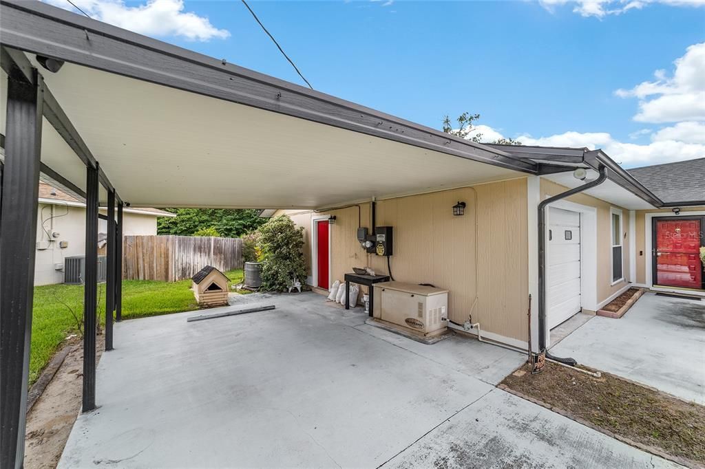 合同活跃: $263,900 (3 贝兹, 2 浴室, 1324 平方英尺)