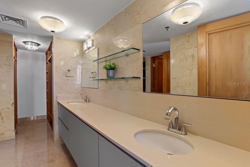 На продажу: $3,100,000 (4 спален, 4 ванн, 3816 Квадратных фут)