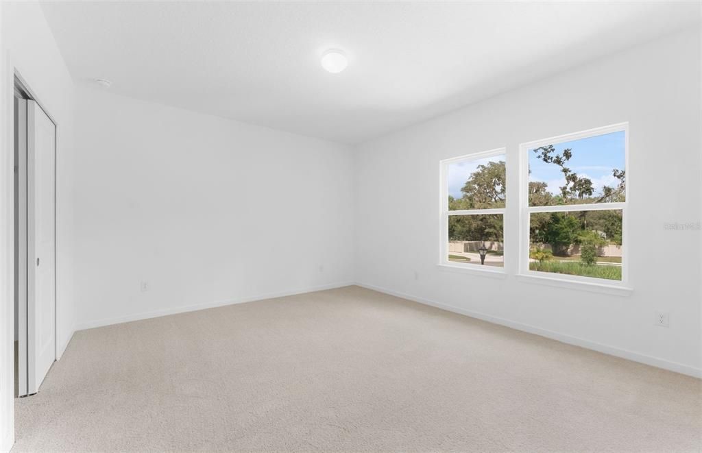 Activo con contrato: $649,010 (4 camas, 3 baños, 3079 Pies cuadrados)