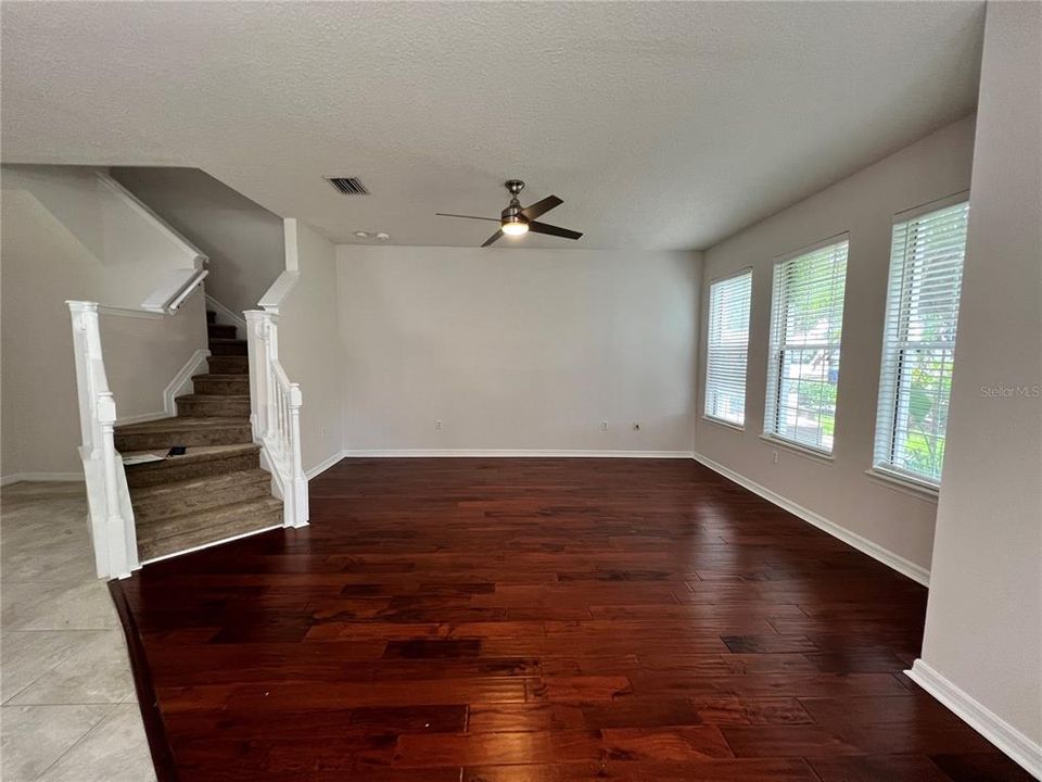 Active With Contract: $2,700 (3 beds, 2 baths, 1480 Square Feet)