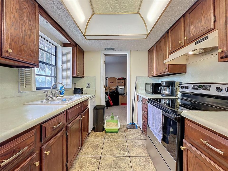 待售: $98,000 (3 贝兹, 2 浴室, 1413 平方英尺)