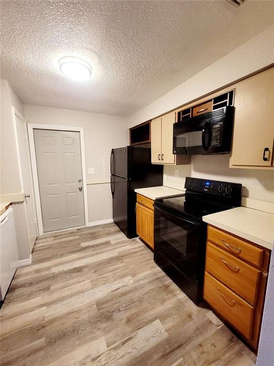 Active With Contract: $1,625 (3 beds, 2 baths, 1344 Square Feet)