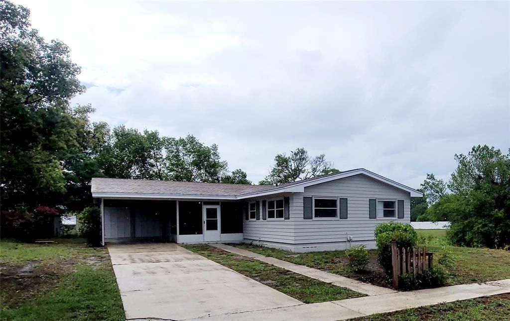 Active With Contract: $1,625 (3 beds, 2 baths, 1344 Square Feet)