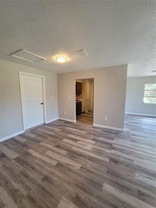 Active With Contract: $1,625 (3 beds, 2 baths, 1344 Square Feet)