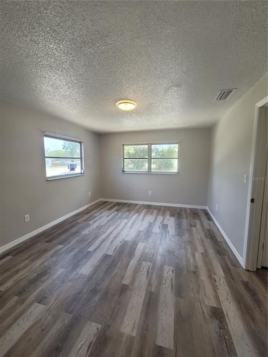 Active With Contract: $1,625 (3 beds, 2 baths, 1344 Square Feet)