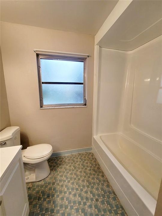 Active With Contract: $1,625 (3 beds, 2 baths, 1344 Square Feet)