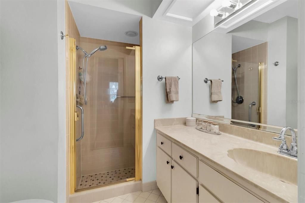 Под контрактом: $145,999 (2 спален, 2 ванн, 1138 Квадратных фут)