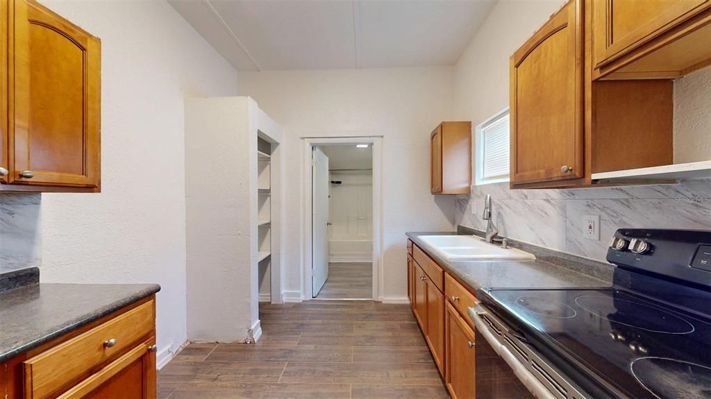 待售: $434,999 (2 贝兹, 0 浴室, 1480 平方英尺)