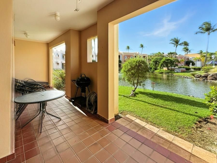 For Sale: $380,000 (2 beds, 2 baths, 1300 Square Feet)