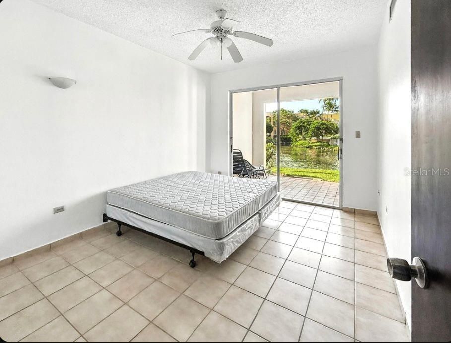 For Sale: $380,000 (2 beds, 2 baths, 1300 Square Feet)