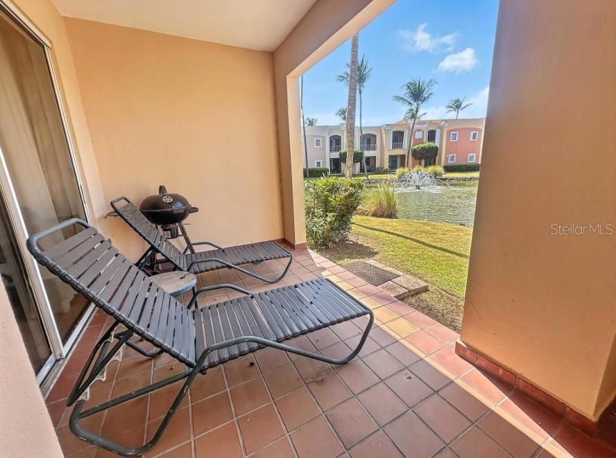 For Sale: $380,000 (2 beds, 2 baths, 1300 Square Feet)