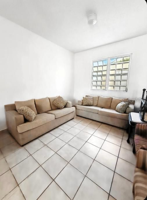 For Sale: $380,000 (2 beds, 2 baths, 1300 Square Feet)