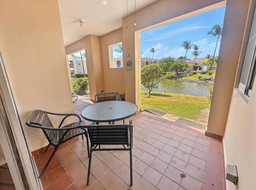 For Sale: $380,000 (2 beds, 2 baths, 1300 Square Feet)