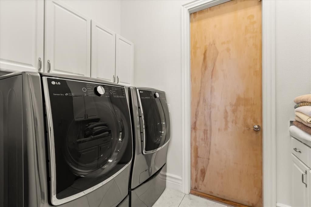 Active With Contract: $1,249,000 (4 beds, 4 baths, 4214 Square Feet)