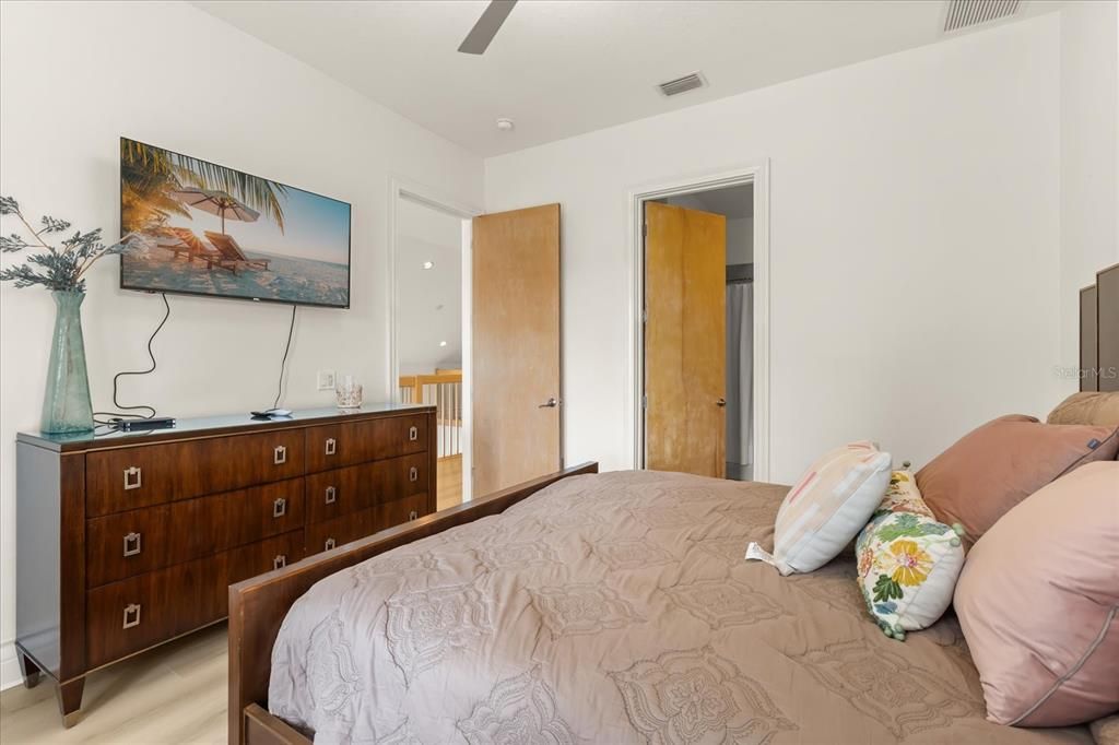 Active With Contract: $1,249,000 (4 beds, 4 baths, 4214 Square Feet)