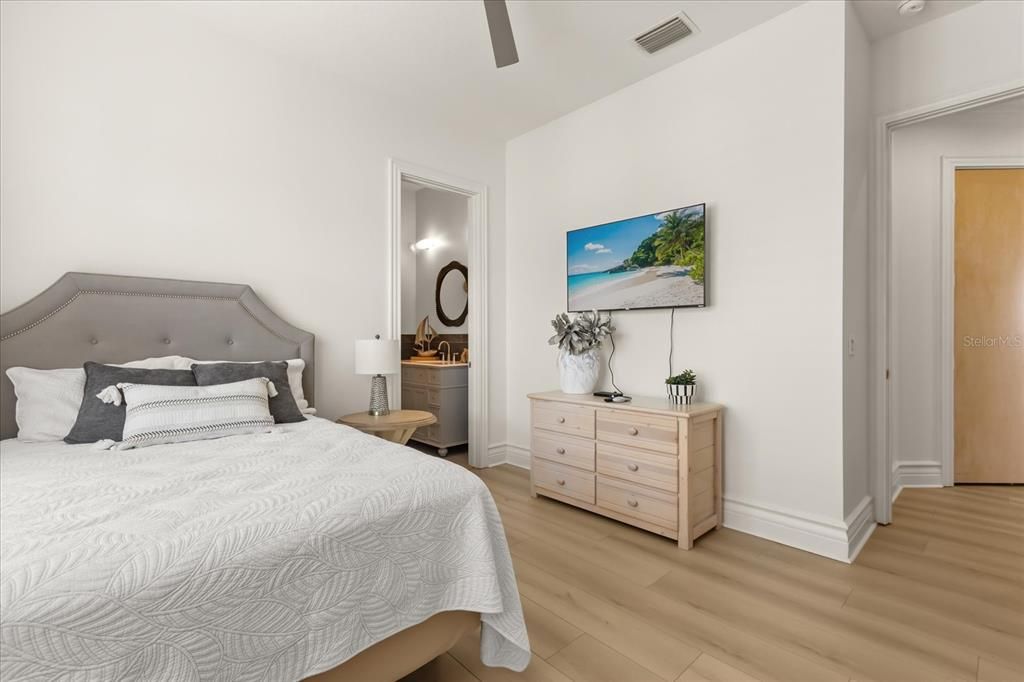 Active With Contract: $1,249,000 (4 beds, 4 baths, 4214 Square Feet)