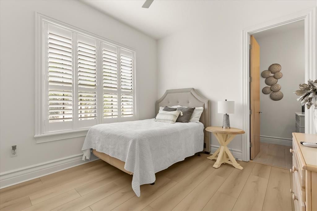 Active With Contract: $1,249,000 (4 beds, 4 baths, 4214 Square Feet)