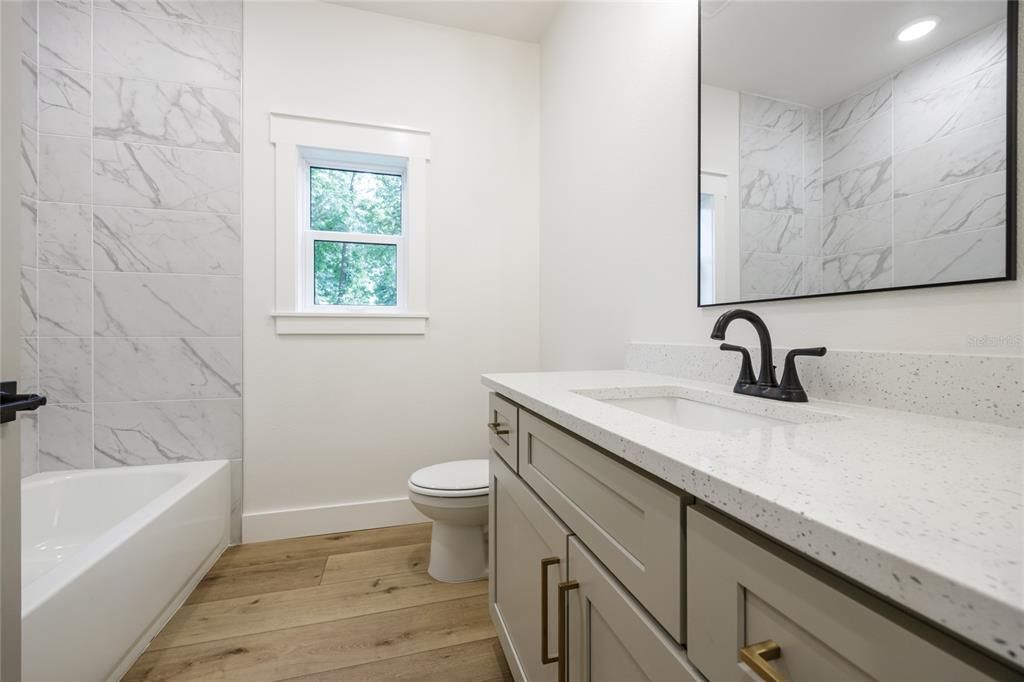 На продажу: $364,000 (3 спален, 2 ванн, 1845 Квадратных фут)