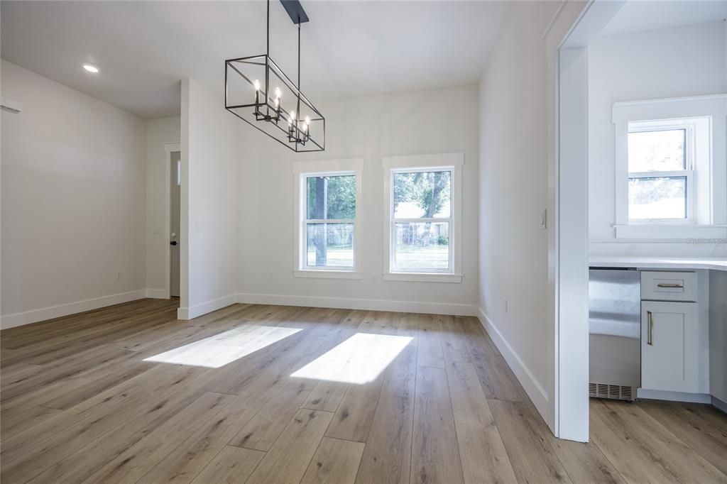 На продажу: $364,000 (3 спален, 2 ванн, 1845 Квадратных фут)