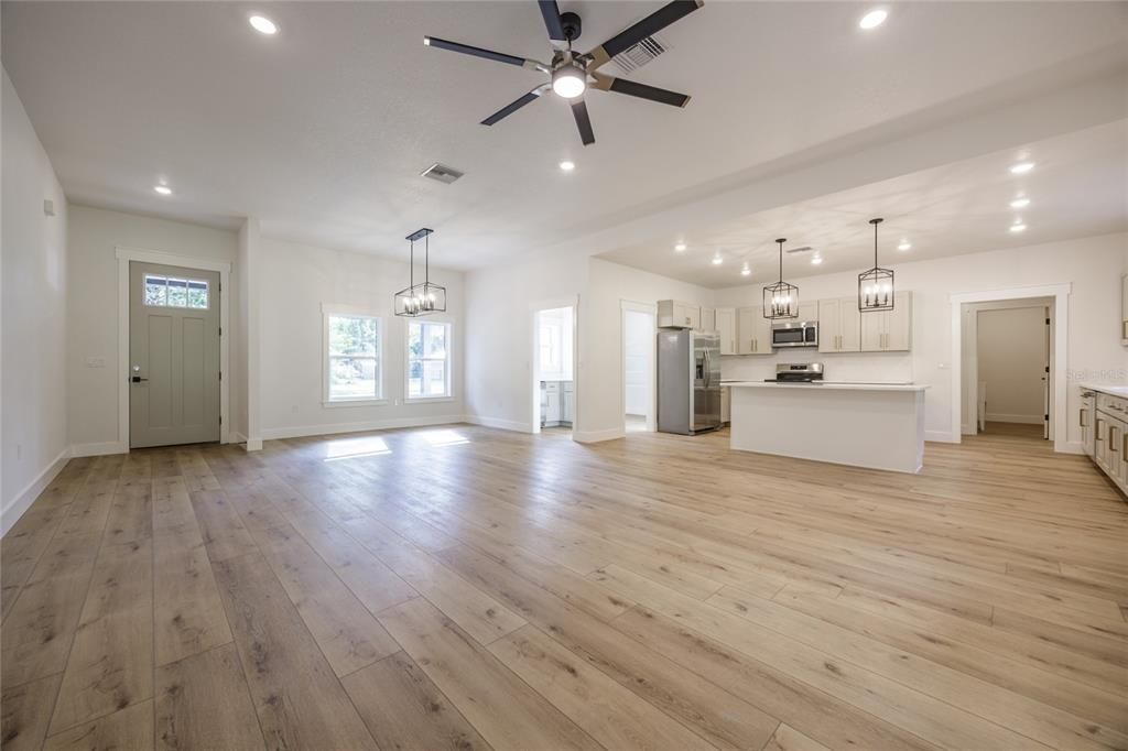 На продажу: $364,000 (3 спален, 2 ванн, 1845 Квадратных фут)