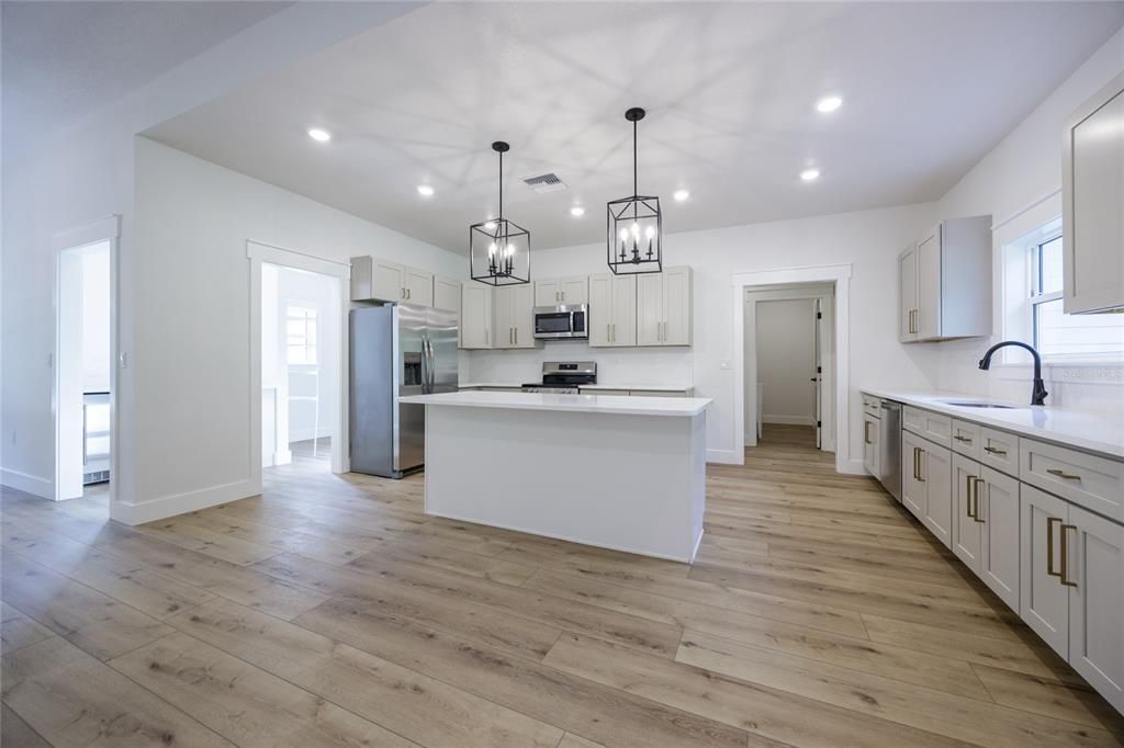 На продажу: $364,000 (3 спален, 2 ванн, 1845 Квадратных фут)