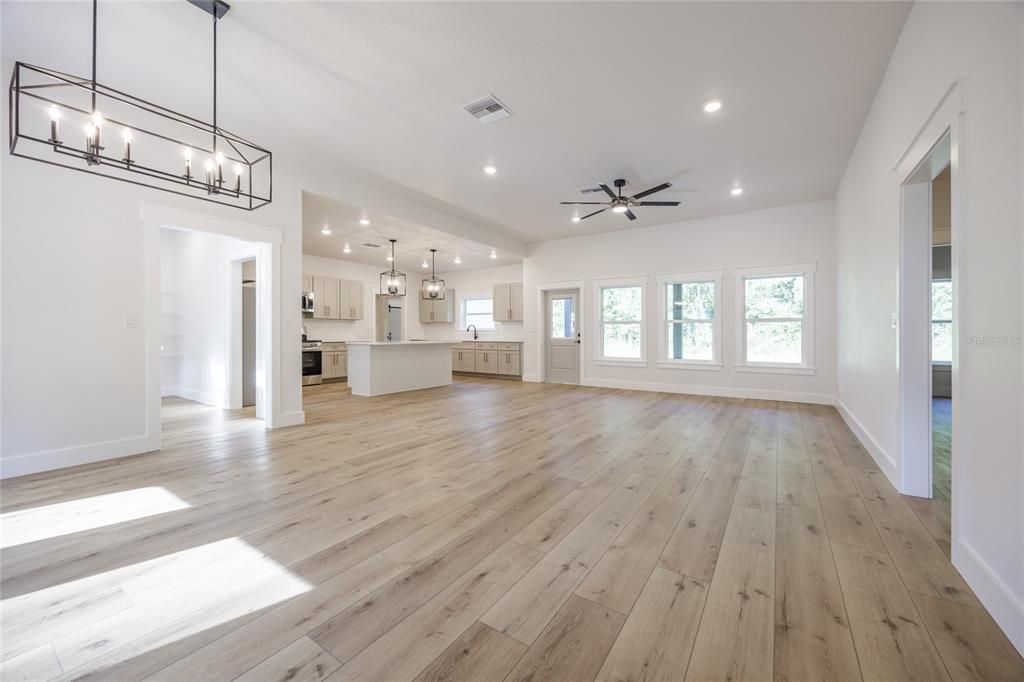 На продажу: $364,000 (3 спален, 2 ванн, 1845 Квадратных фут)