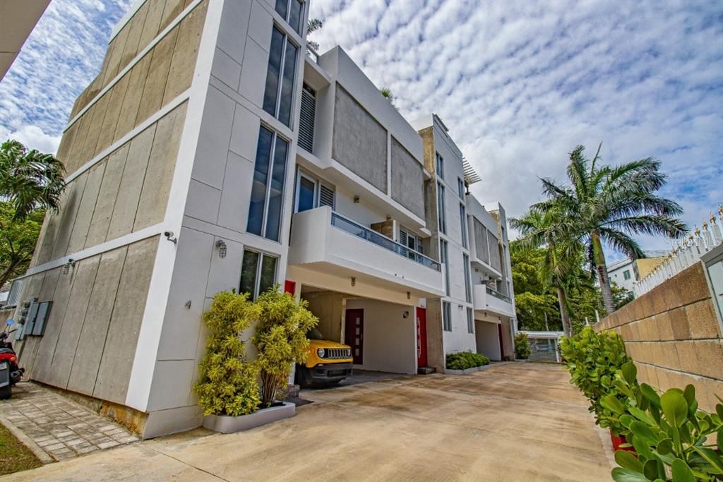 Active With Contract: $595,000 (2 beds, 2 baths, 2506 Square Feet)