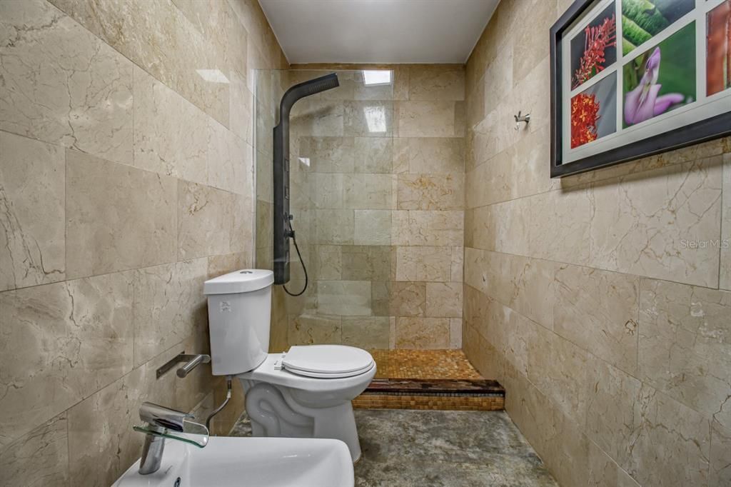 Active With Contract: $595,000 (2 beds, 2 baths, 2506 Square Feet)