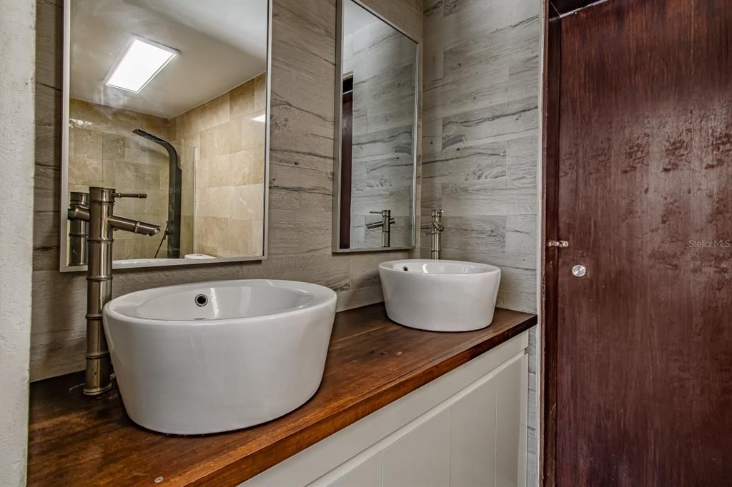 Active With Contract: $595,000 (2 beds, 2 baths, 2506 Square Feet)