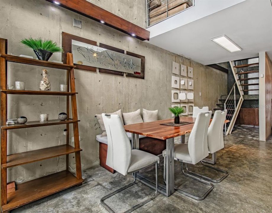 Active With Contract: $595,000 (2 beds, 2 baths, 2506 Square Feet)